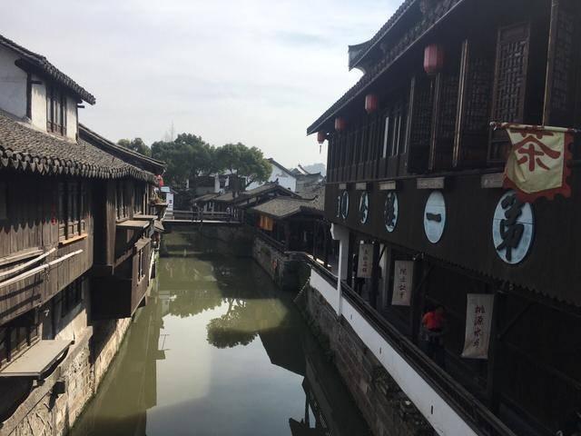 迷路的可爱女宝宝